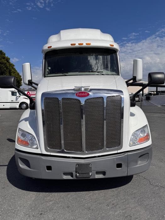 2021 Peterbilt 579 — photo 3