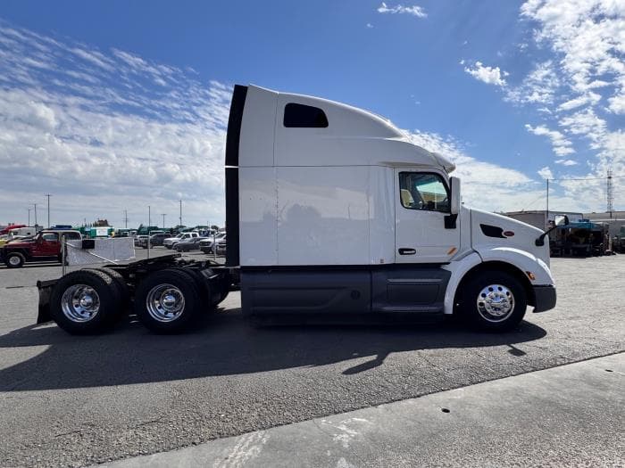 2021 Peterbilt 579 — photo 5
