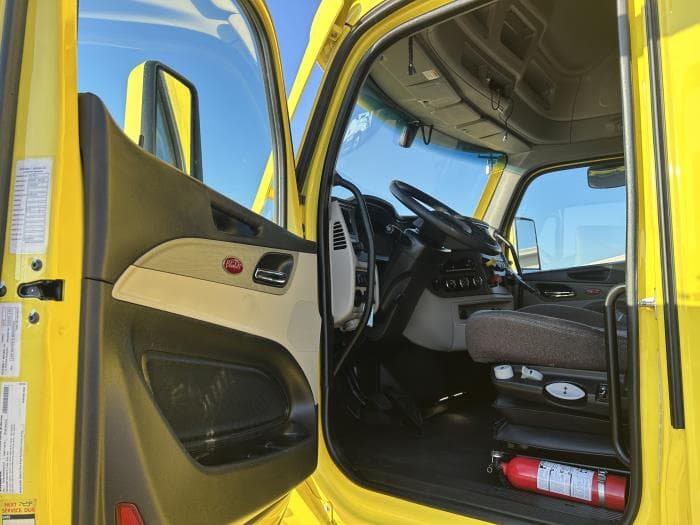 2024 Peterbilt 579 — photo 25