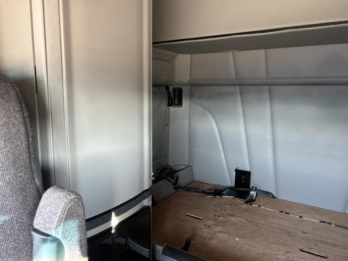 2024 Peterbilt 579 — photo 32