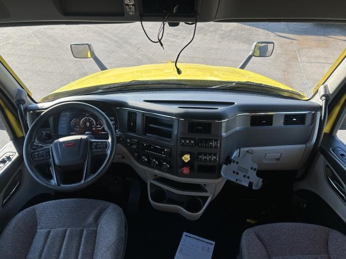 2024 Peterbilt 579 — photo 36