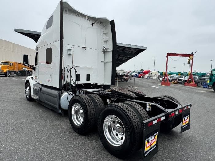 2021 Peterbilt 579 — photo 8