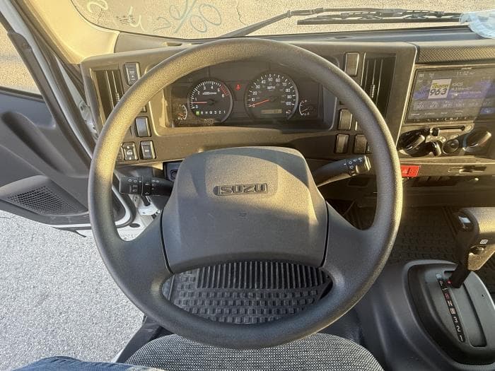 2025 Isuzu NRR — photo 20