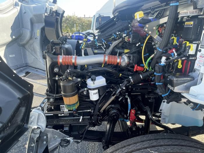 2026 Peterbilt 548 — photo 21