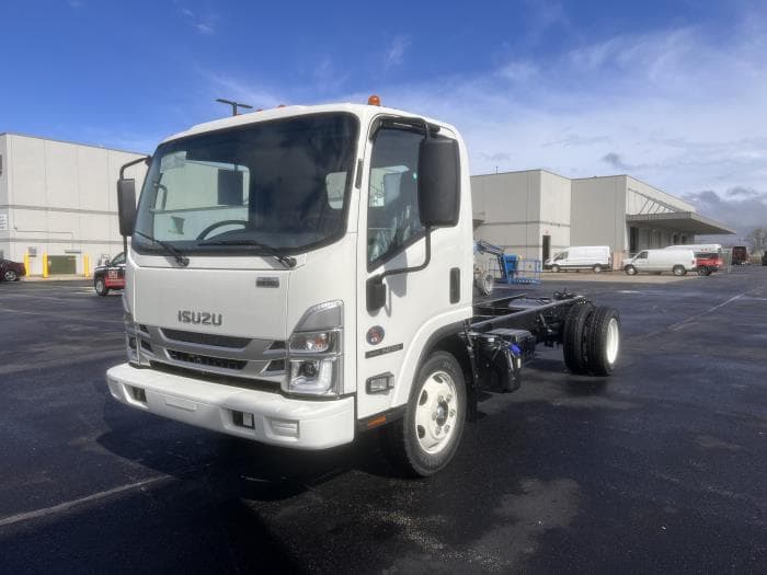 2025 Isuzu NRR — photo 3