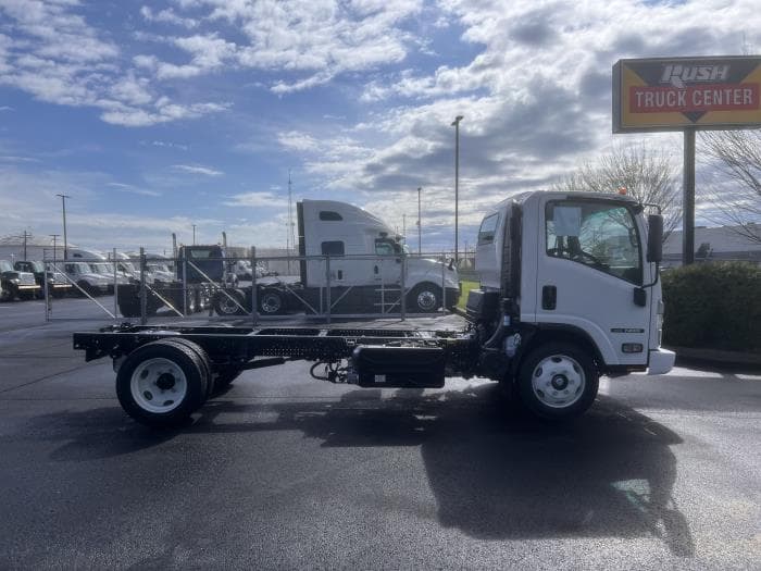 2025 Isuzu NRR — photo 6