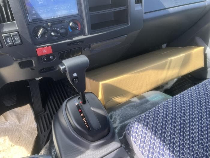 2025 Isuzu NRR — photo 14