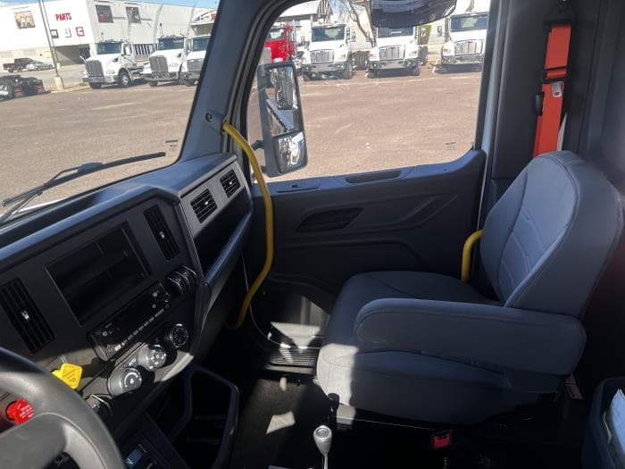 2026 Peterbilt 548 — photo 29