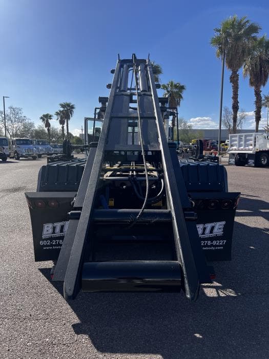 2026 Peterbilt 548 — photo 9