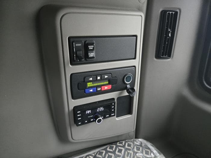 2024 International LT — photo 11