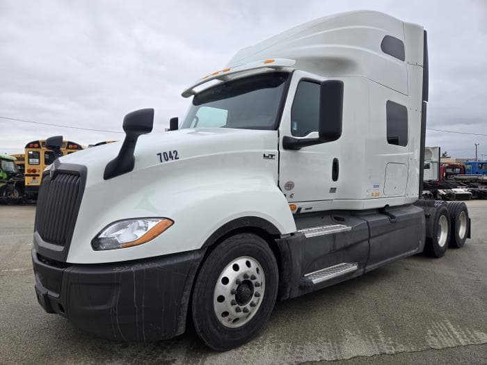 2024 International LT — photo 2