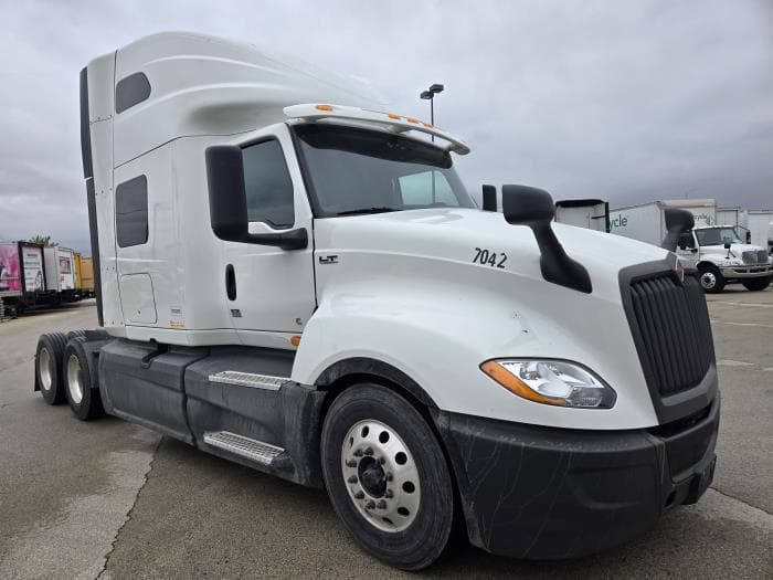 2024 International LT — photo 4