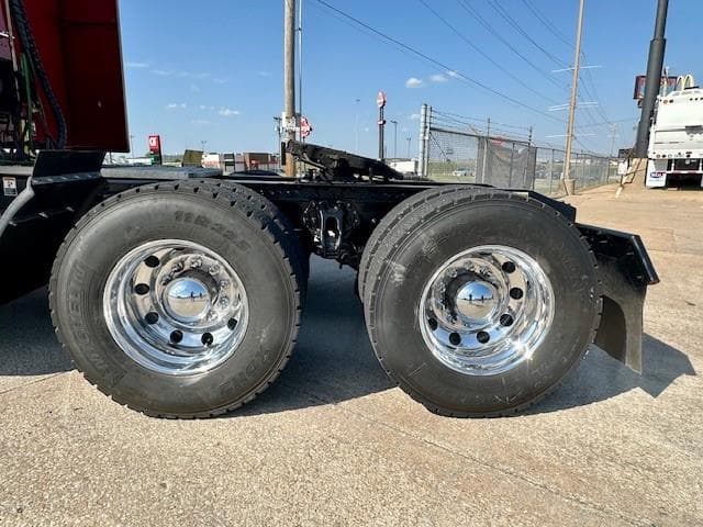 2022 Peterbilt 579 — photo 8