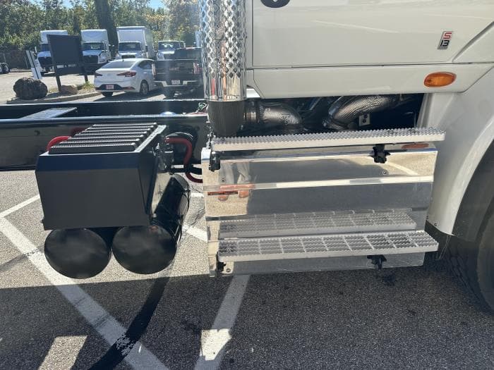 2026 International HX — photo 5