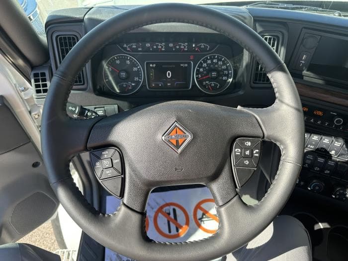 2026 International HX — photo 11