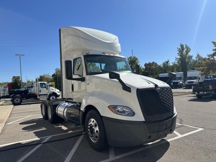 2026 International LT — photo 3