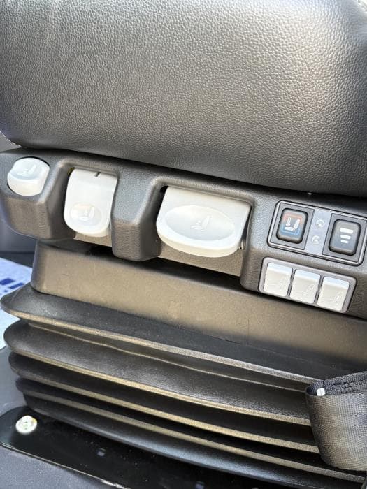 2026 International LT — photo 15