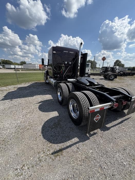 2026 International LT — photo 6