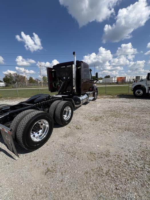 2026 International LT — photo 7