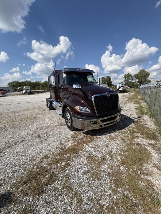 2026 International LT — photo 9