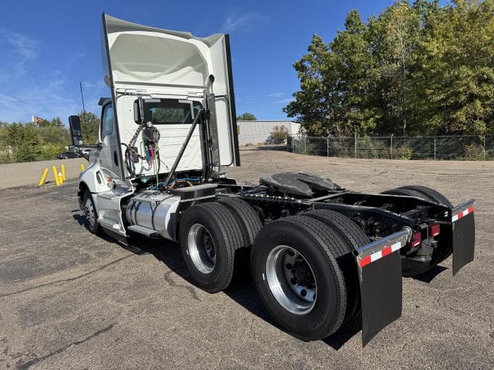 2026 International LT — photo 8