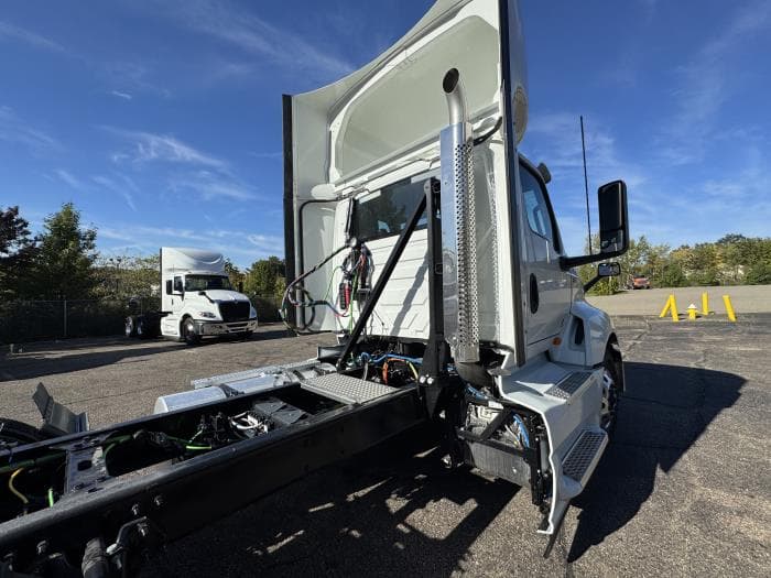 2026 International LT — photo 12