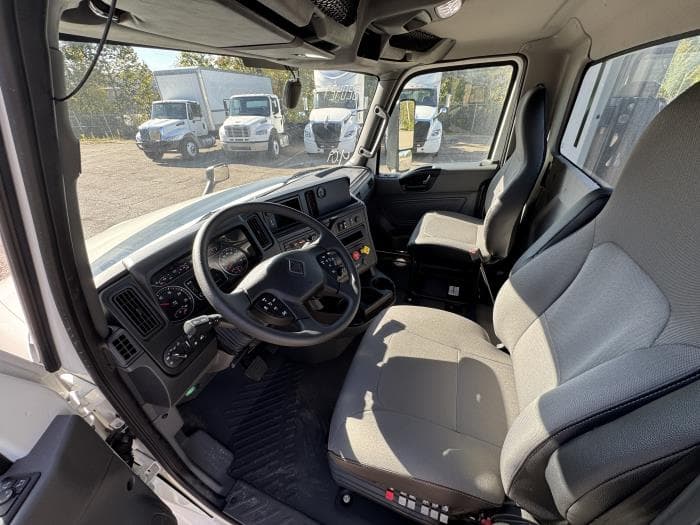 2026 International LT — photo 16