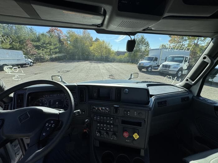 2026 International LT — photo 17