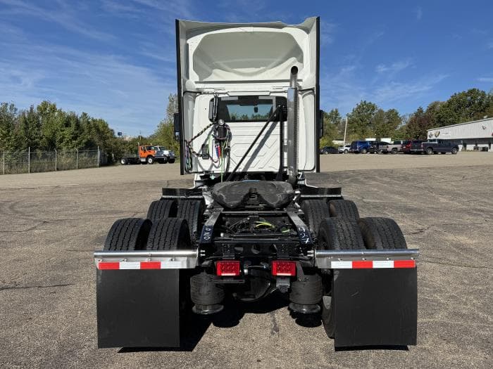 2026 International LT — photo 9