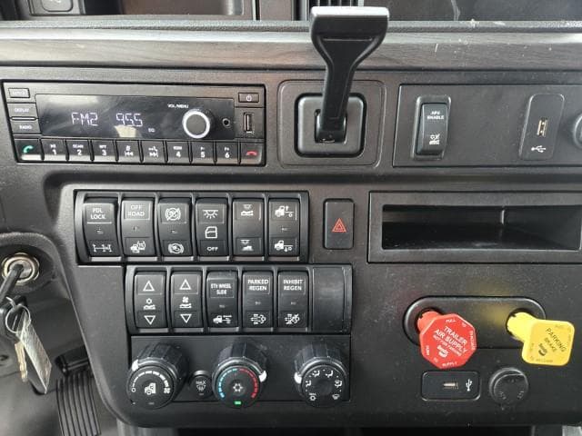 2024 International LT — photo 15