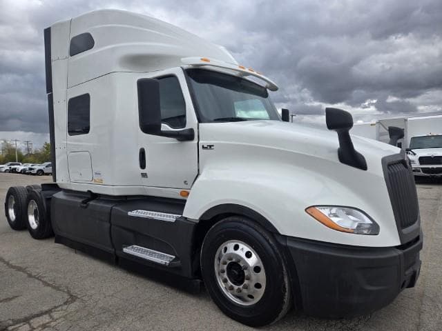 2024 International LT — photo 4