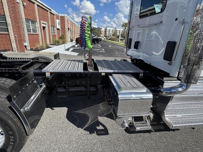 2026 Peterbilt 567 — photo 9