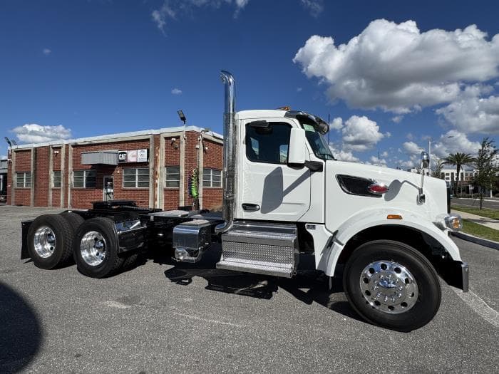 2026 Peterbilt 567 — photo 10