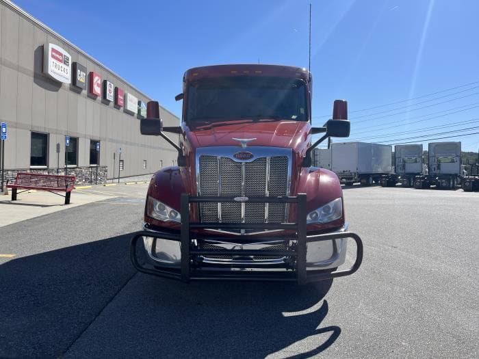 2022 Peterbilt 579 — photo 3
