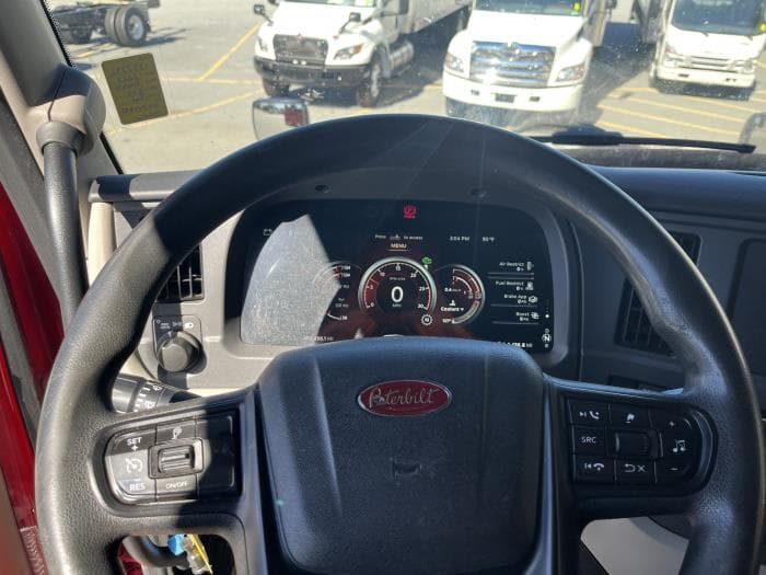 2022 Peterbilt 579 — photo 9