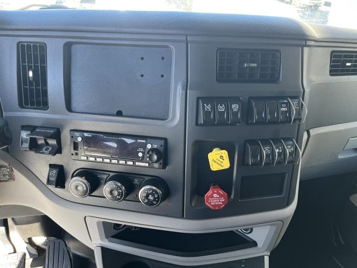 2022 Peterbilt 579 — photo 13