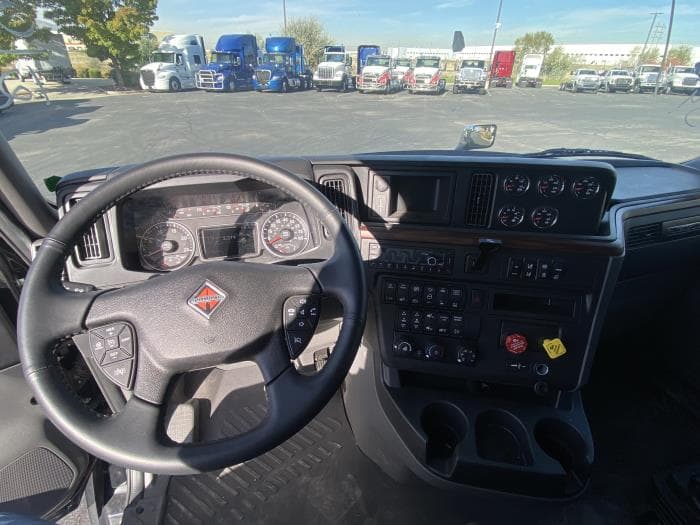 2026 International LT — photo 13
