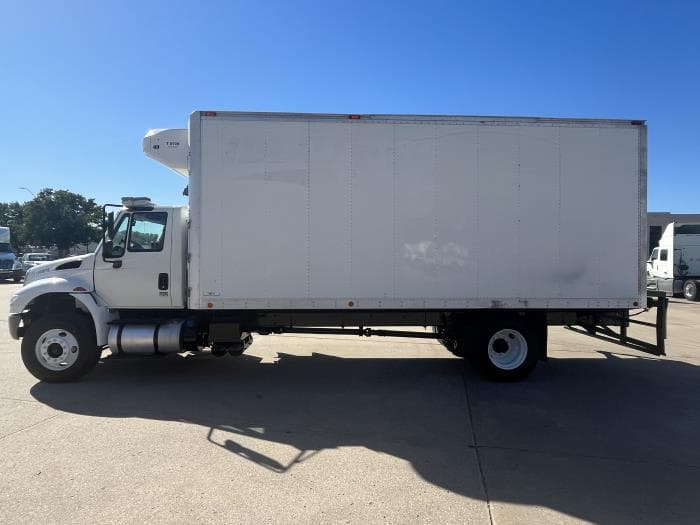 2016 International 4300 — photo 3