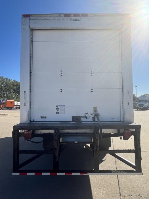 2016 International 4300 — photo 4