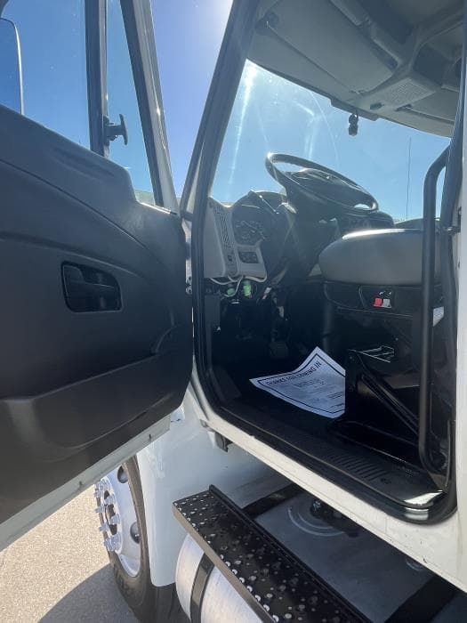 2016 International 4300 — photo 11