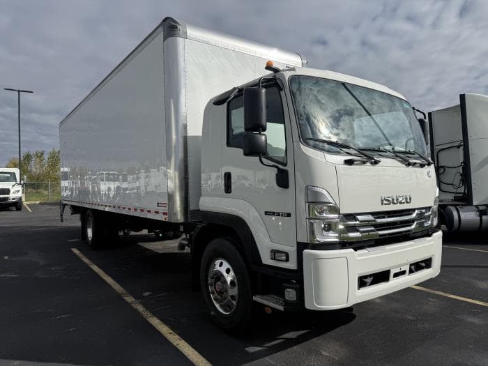 2025 Isuzu FTR — photo 3