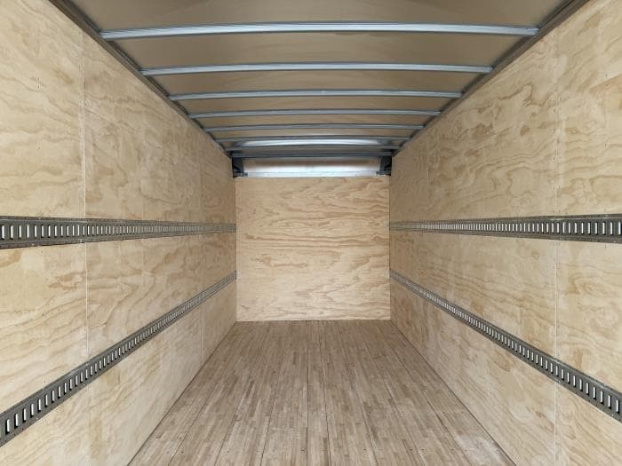 2025 Isuzu FTR — photo 12