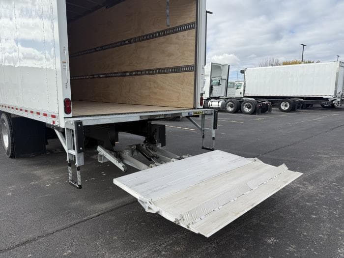 2025 Isuzu FTR — photo 16