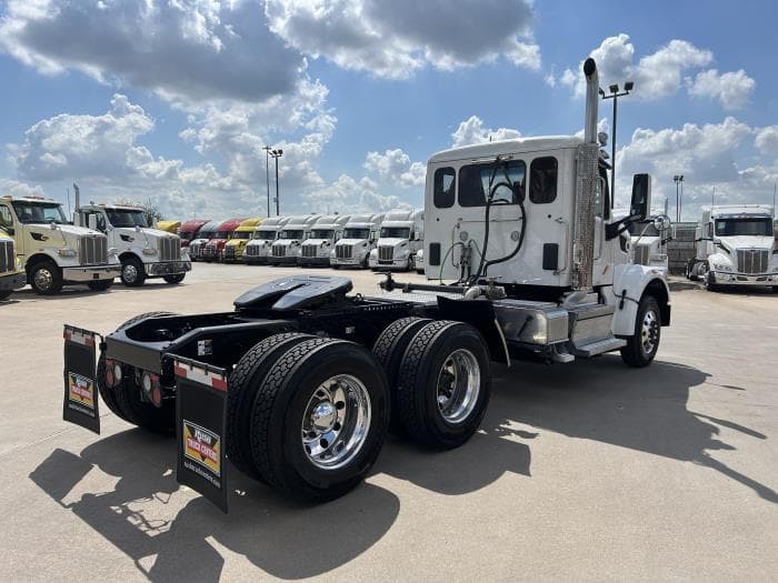 2020 Peterbilt 567 — photo 6
