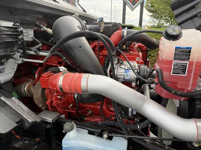 2026 International LT — photo 11