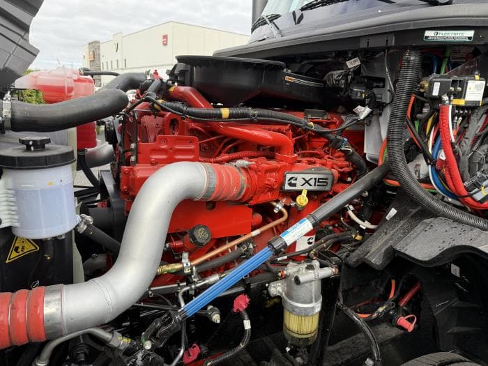 2026 International LT — photo 13