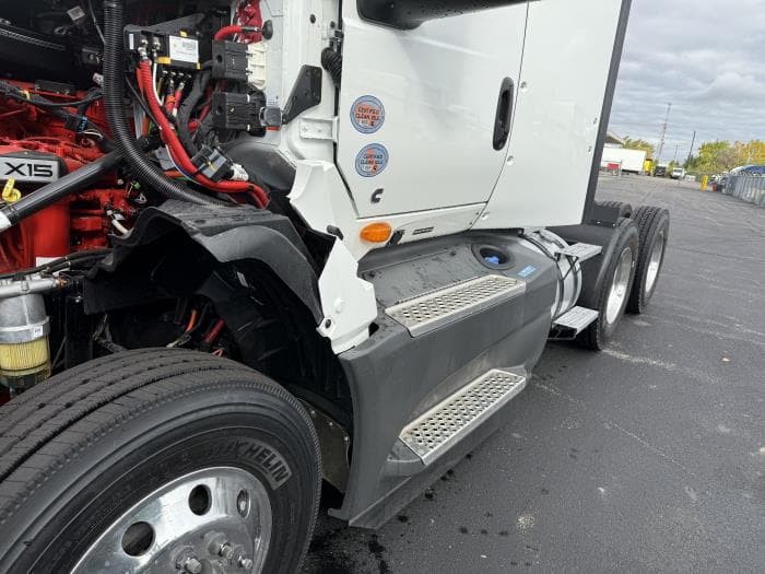 2026 International LT — photo 15