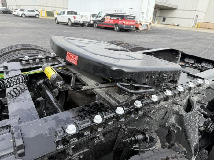 2026 International LT — photo 16