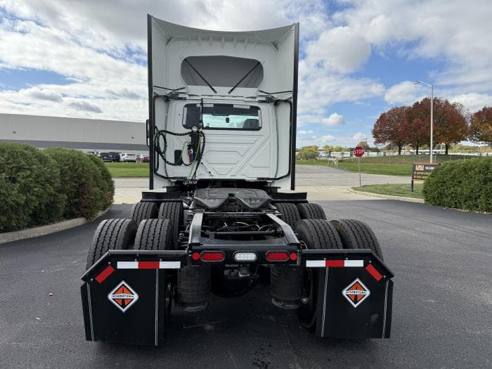 2026 International LT — photo 18