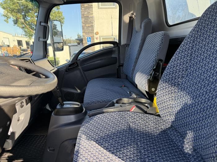 2025 Isuzu NRR — photo 15